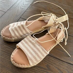 Old Navy Striped Sandals With Open-Toe Design and Wide Straps